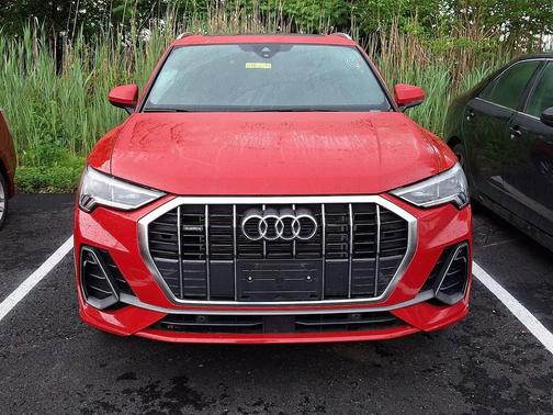 Progressive Red Metallic 2025 Audi Q3 Premium 45 TFSI S line quattro Tiptronic