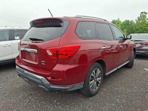 2018 Nissan Pathfinder SL