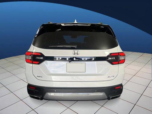 Platinum White Pearl 2026 Honda Pilot Elite