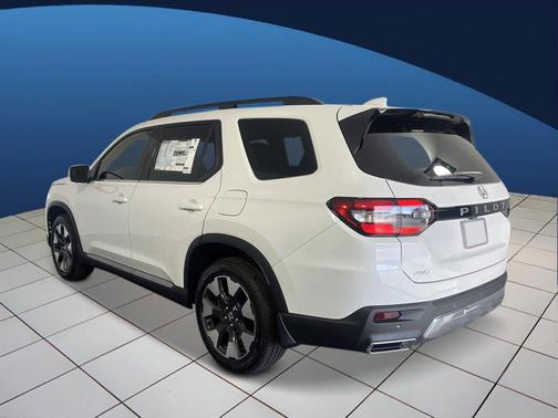 Platinum White Pearl 2026 Honda Pilot Elite