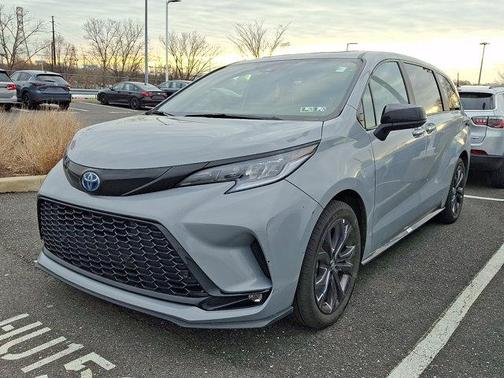 2025 Toyota Sienna XSE 7 Passenger