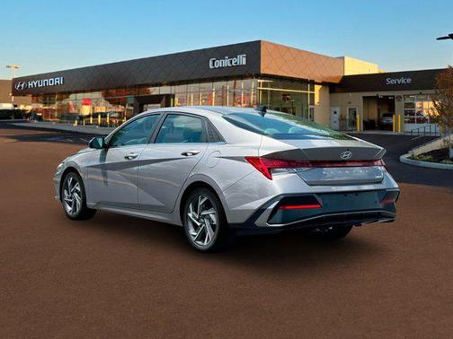 2025 Hyundai ELANTRA Limited