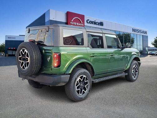 Eruption Green Metallic 2023 Ford Bronco Outer Banks