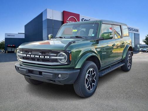 Eruption Green Metallic 2023 Ford Bronco Outer Banks