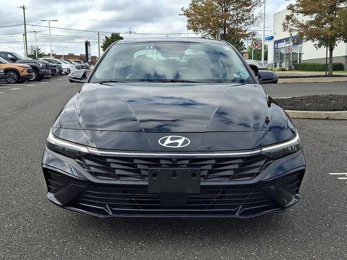 Abyss Black 2024 Hyundai ELANTRA Limited
