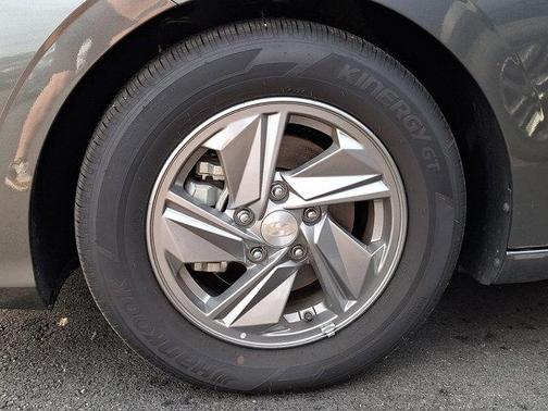 Amazon Gray 2025 Hyundai ELANTRA SE
