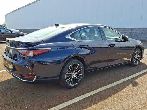 2022 Lexus ES 250 Base
