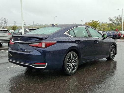 2022 Lexus ES 250 Base