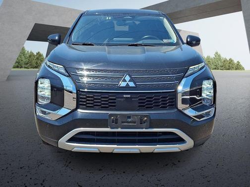Black 2024 Mitsubishi Outlander SE S-AWC