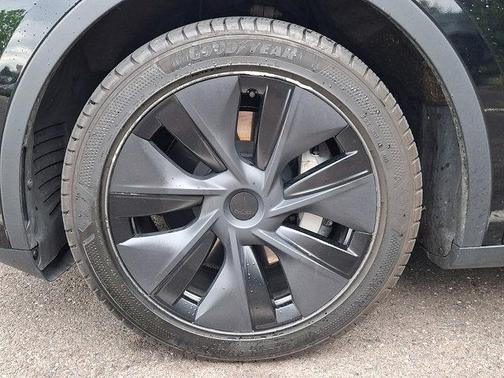 Black 2025 Tesla Model Y Long Range Dual Motor All-Wheel Drive