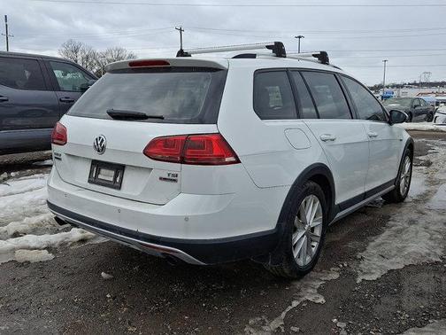 2017 Volkswagen Golf Alltrack TSI SE