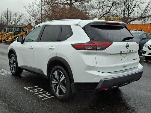 2024 Nissan Rogue SL