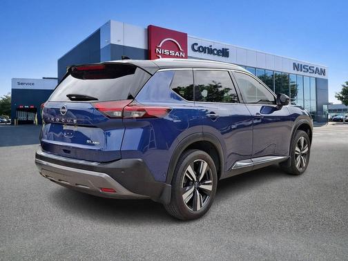 Caspian Blue Metallic/Super Black 2023 Nissan Rogue SL