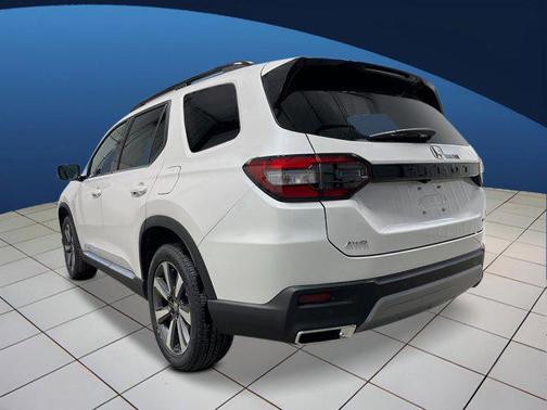 2025 Honda Pilot Touring 8-Passenger