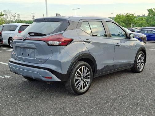 2022 Nissan Kicks SV