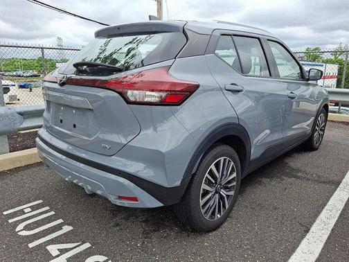 2022 Nissan Kicks SV