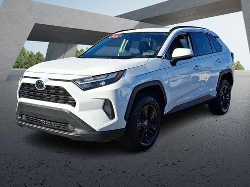 Ice Cap 2024 Toyota RAV4 XLE