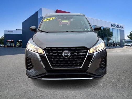 Gun Metallic 2023 Nissan Kicks S