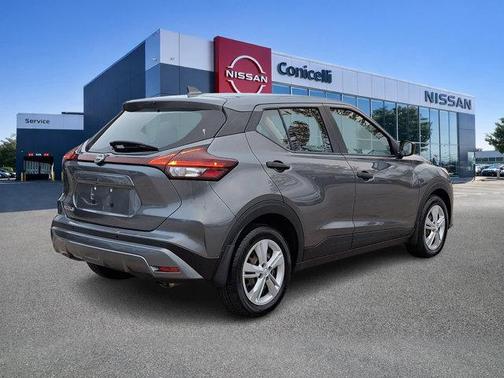 Gun Metallic 2023 Nissan Kicks S