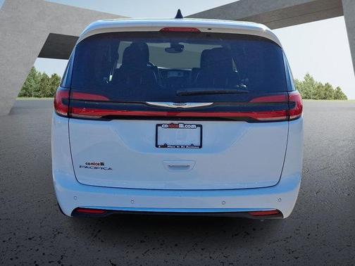 2023 Chrysler Pacifica Touring-L