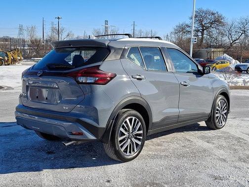 2022 Nissan Kicks SV