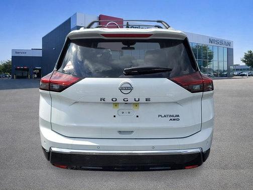Everest White Pearl Tricoat 2026 Nissan Rogue Platinum