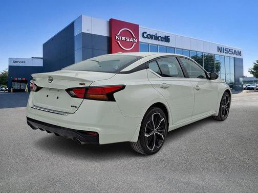 2023 Nissan Altima SR Intelligent AWD