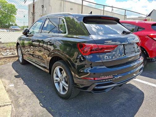 2022 Audi Q3 45 S line Premium