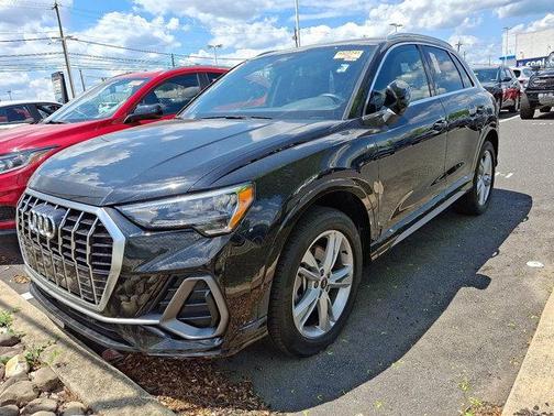 2022 Audi Q3 45 S line Premium