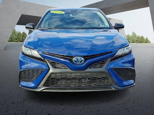 2024 Toyota Camry Hybrid SE