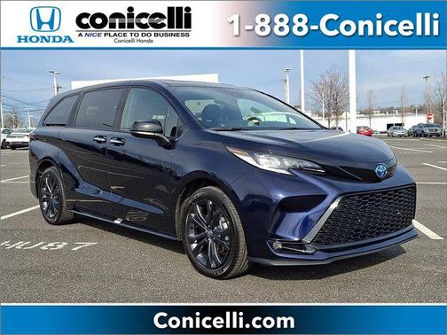 2025 Toyota Sienna XSE 7 Passenger