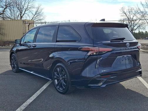 2025 Toyota Sienna XSE 7 Passenger