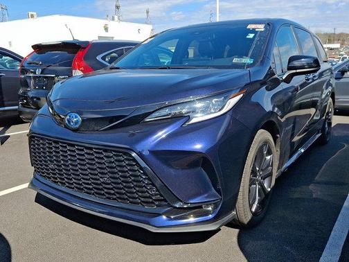 2025 Toyota Sienna XSE 7 Passenger