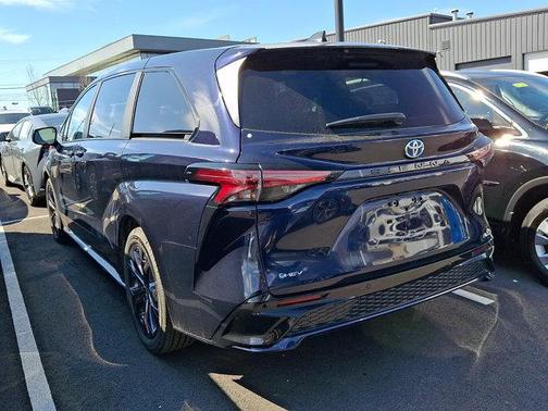 2025 Toyota Sienna XSE 7 Passenger