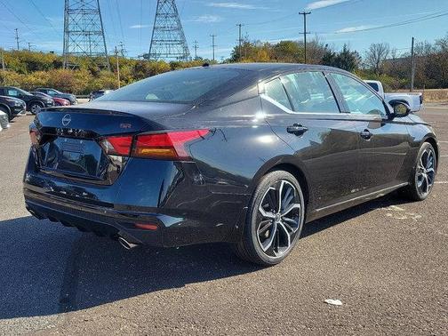2025 Nissan Altima SR FWD