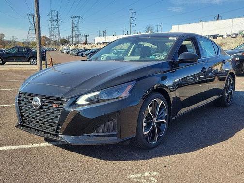 2025 Nissan Altima SR FWD