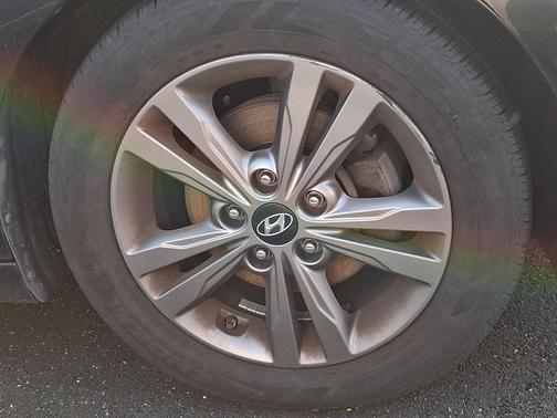 Phantom Black 2018 Hyundai ELANTRA SEL