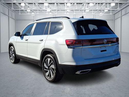 Deep Black Pearl 2025 Volkswagen Atlas 2.0T SE w/Technology 4MOTION