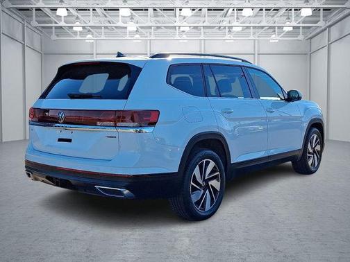 Deep Black Pearl 2025 Volkswagen Atlas 2.0T SE w/Technology 4MOTION