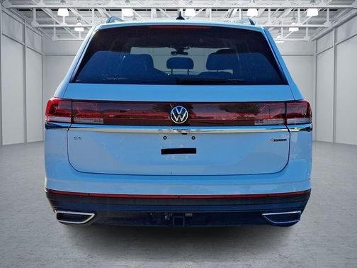 Deep Black Pearl 2025 Volkswagen Atlas 2.0T SE w/Technology 4MOTION