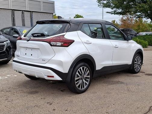 2023 Nissan Kicks SV