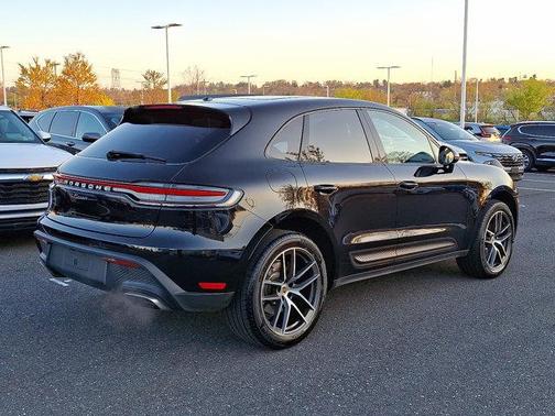 2024 Porsche Macan Base