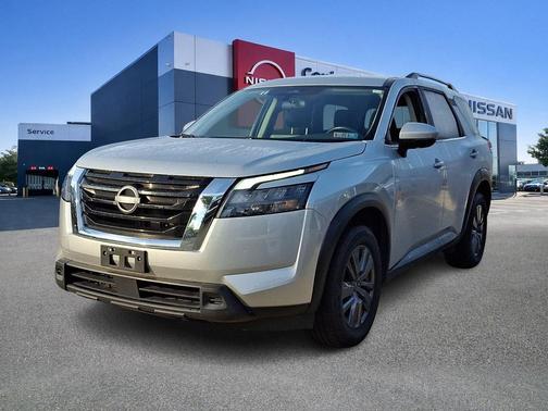 Brilliant Silver Metallic 2025 Nissan Pathfinder SV FWD