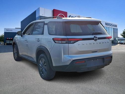 Brilliant Silver Metallic 2025 Nissan Pathfinder SV FWD