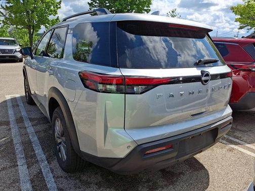 Brilliant Silver Metallic 2025 Nissan Pathfinder SV FWD