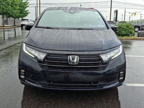 Crystal Black Pearl 2023 Honda Odyssey Sport