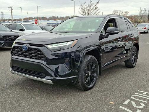 2022 Toyota RAV4 Hybrid SE