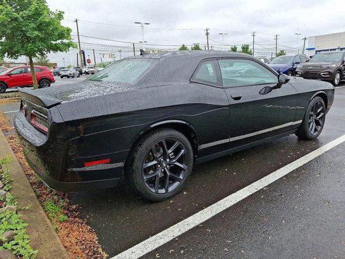 2022 Dodge Challenger SXT