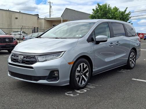 Solar Silver Metallic 2026 Honda Odyssey EX-L