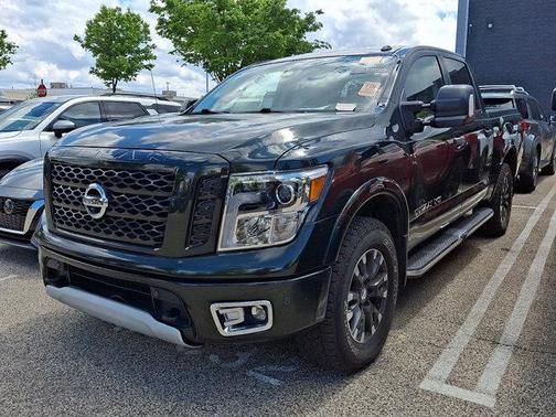 Midnight Pine Metallic 2019 Nissan Titan PRO-4X